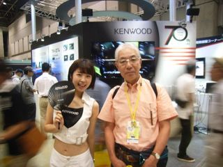 KENWOOD嬢と筆者(孫娘と祖父?)_640.jpg